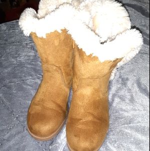 Winter, 100% suede upper & faux-fir boots